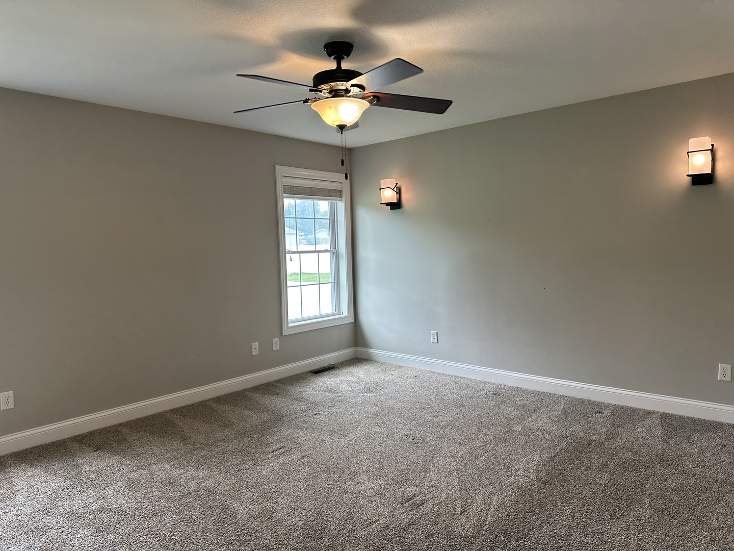 2303 Slade Lane Property Photo 19