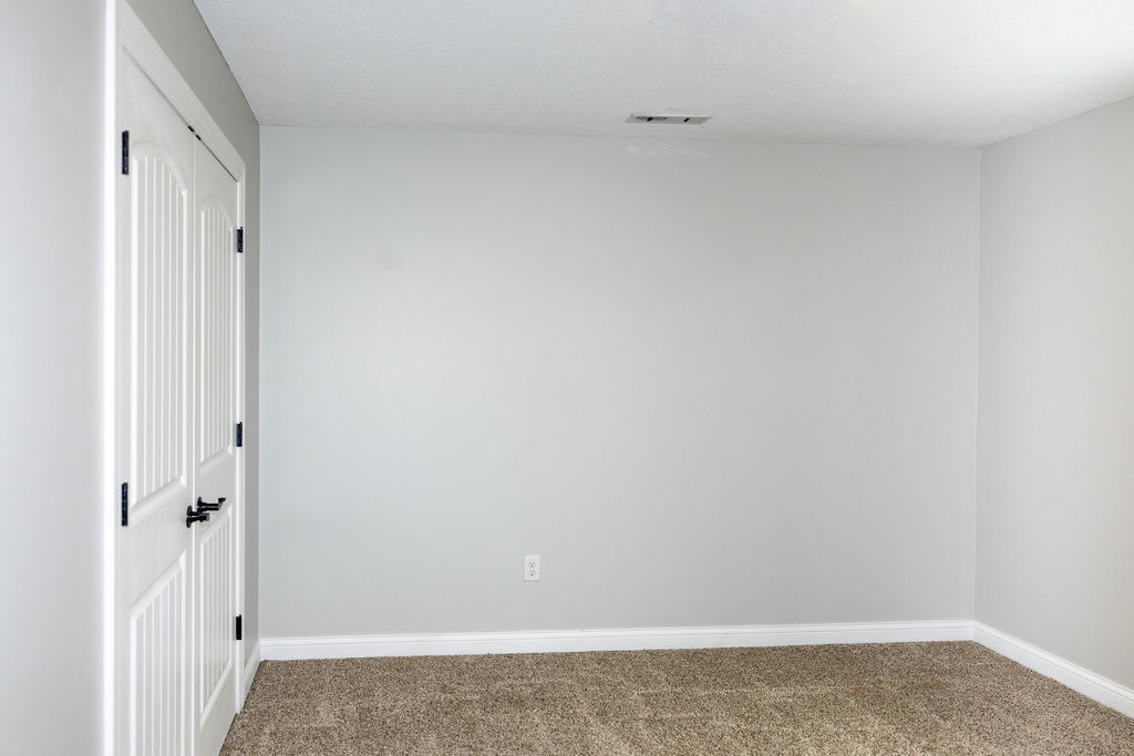 2303 Slade Lane Property Photo 32