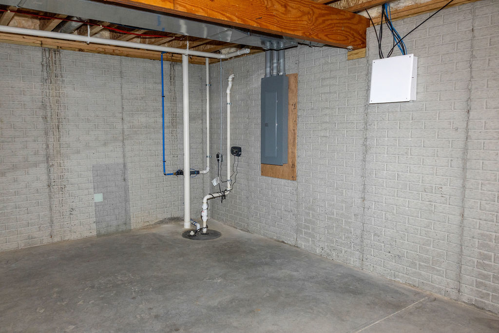 2303 Slade Lane Property Photo 42