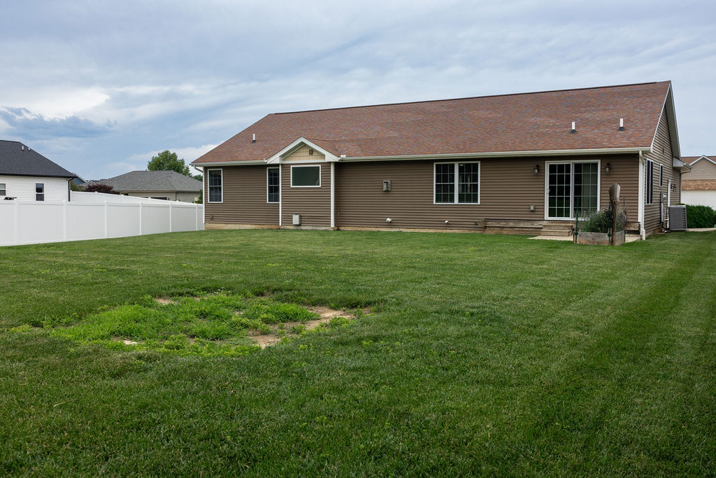 2303 Slade Lane Property Photo 49