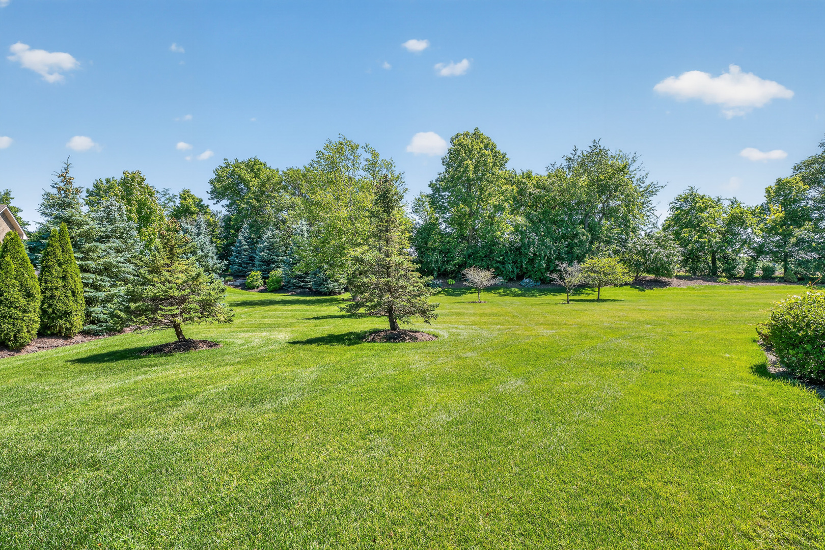 8967 Holland Harbor Circle Property Photo 2
