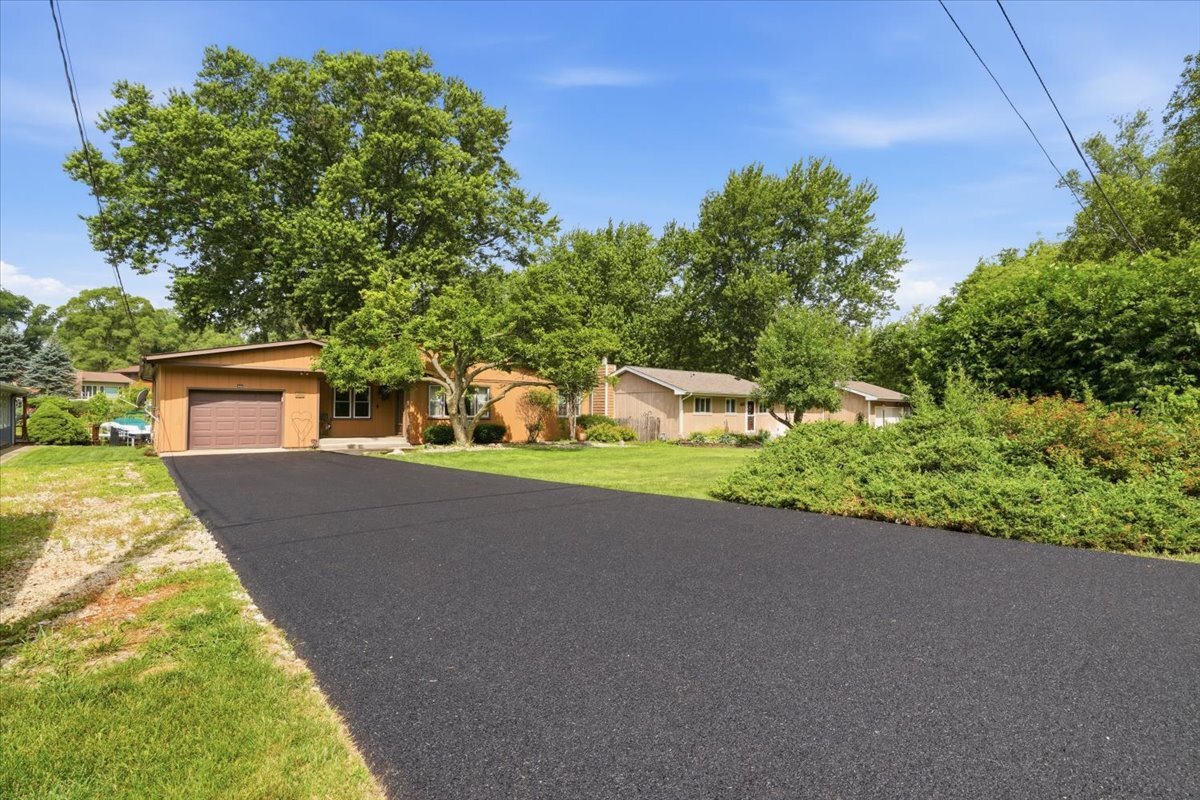 39576 N Petite Pass Property Photo 4