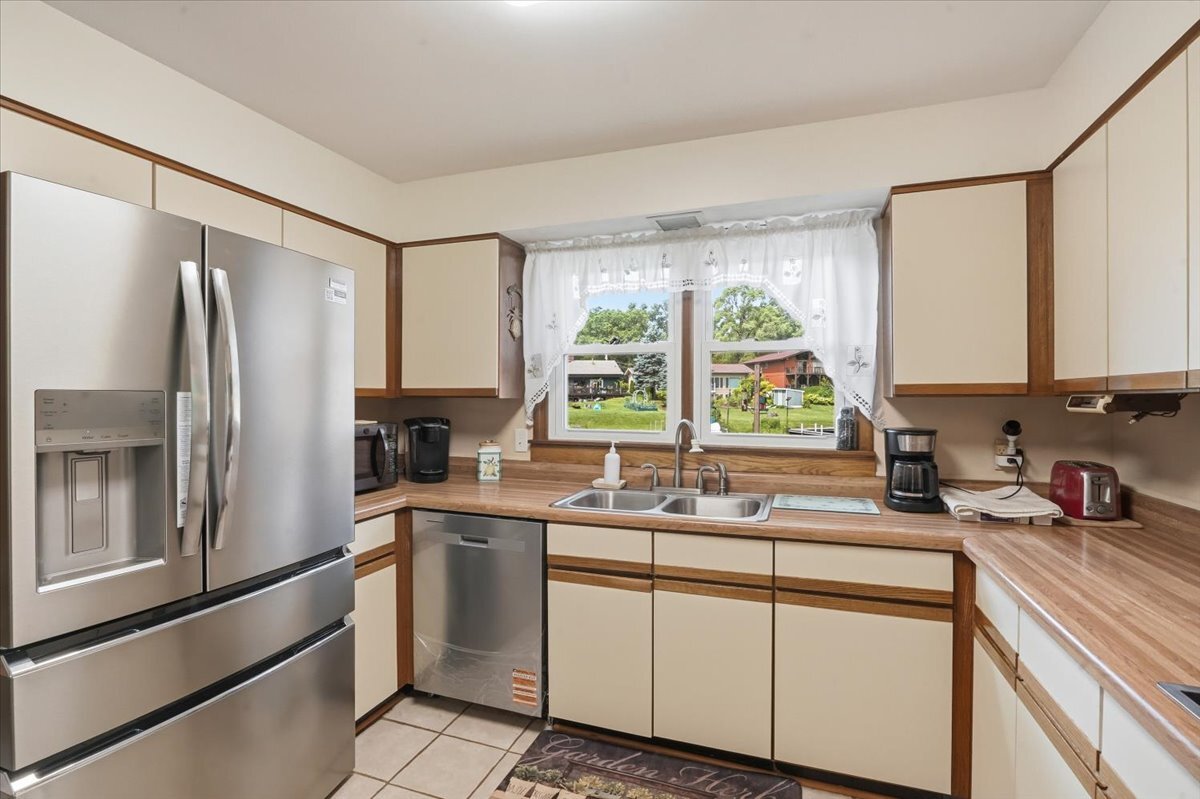 39576 N Petite Pass Property Photo 10