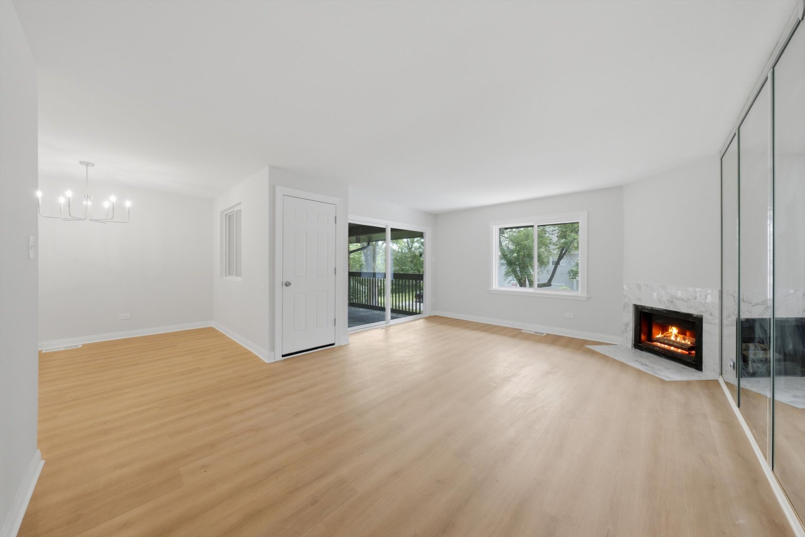 19409 Oakwood Avenue E Property Photo 4