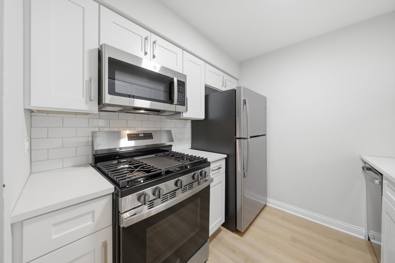 19409 Oakwood Avenue E Property Photo 7