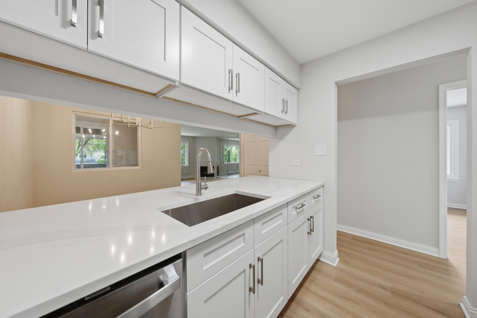 19409 Oakwood Avenue E Property Photo 8