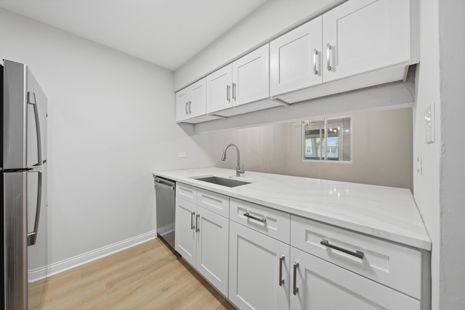 19409 Oakwood Avenue E Property Photo 9