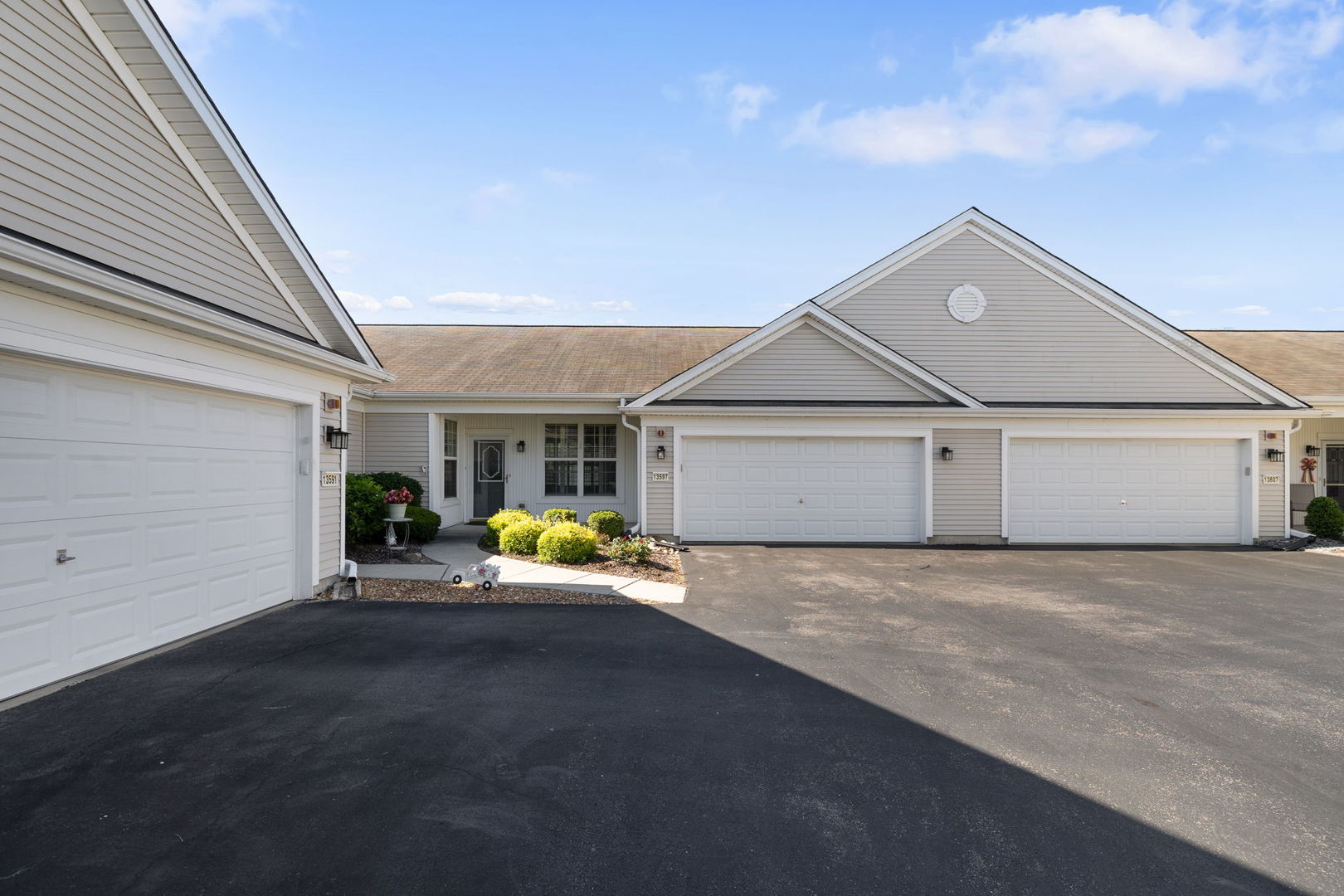 13597 Hemlock Road Property Photo 2