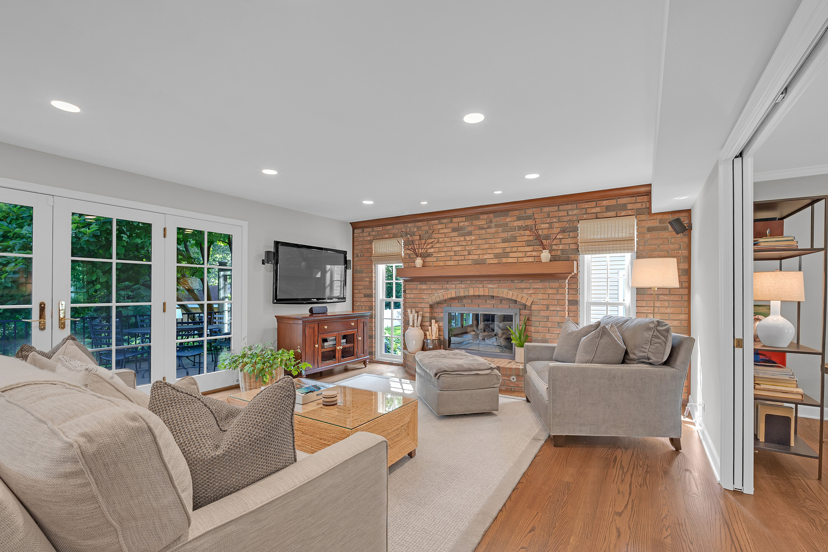 991 Huntleigh Drive Property Photo 14
