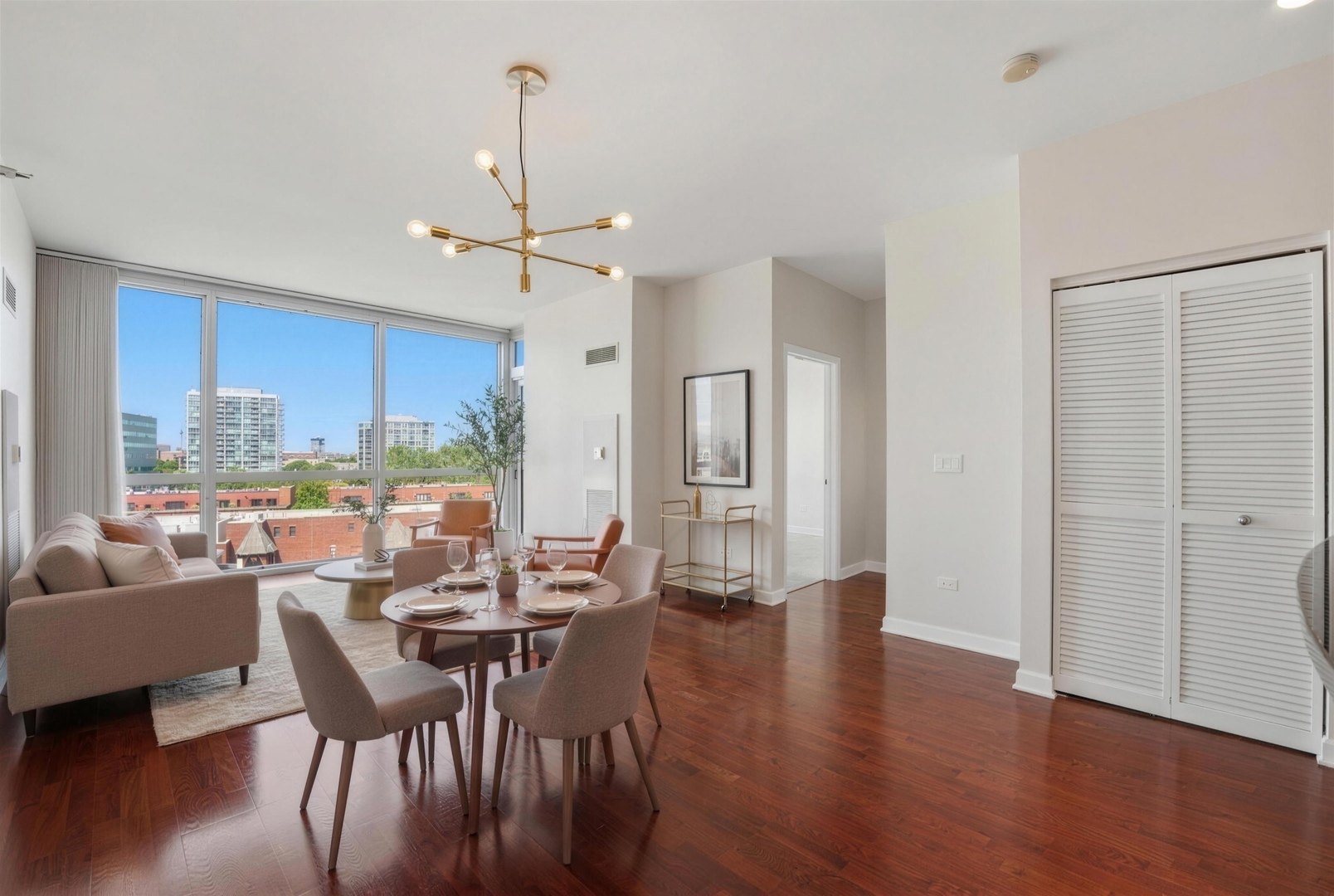 1841 S Calumet Avenue 810 Property Photo 5