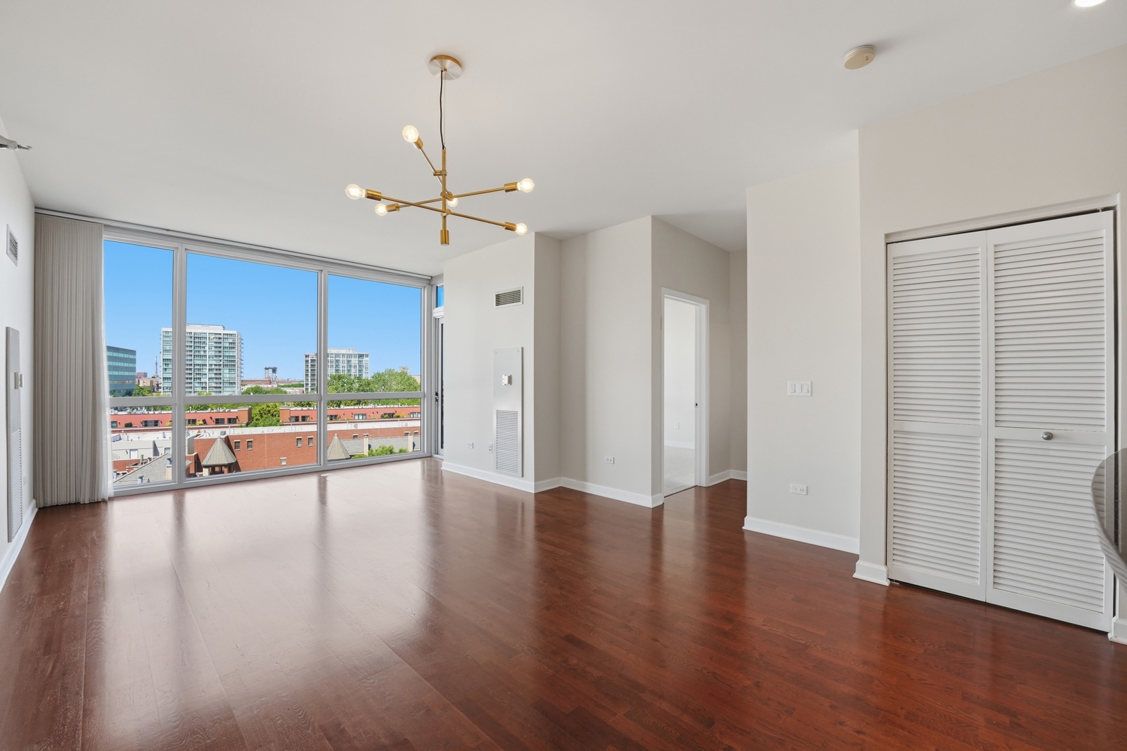 1841 S Calumet Avenue 810 Property Photo 6
