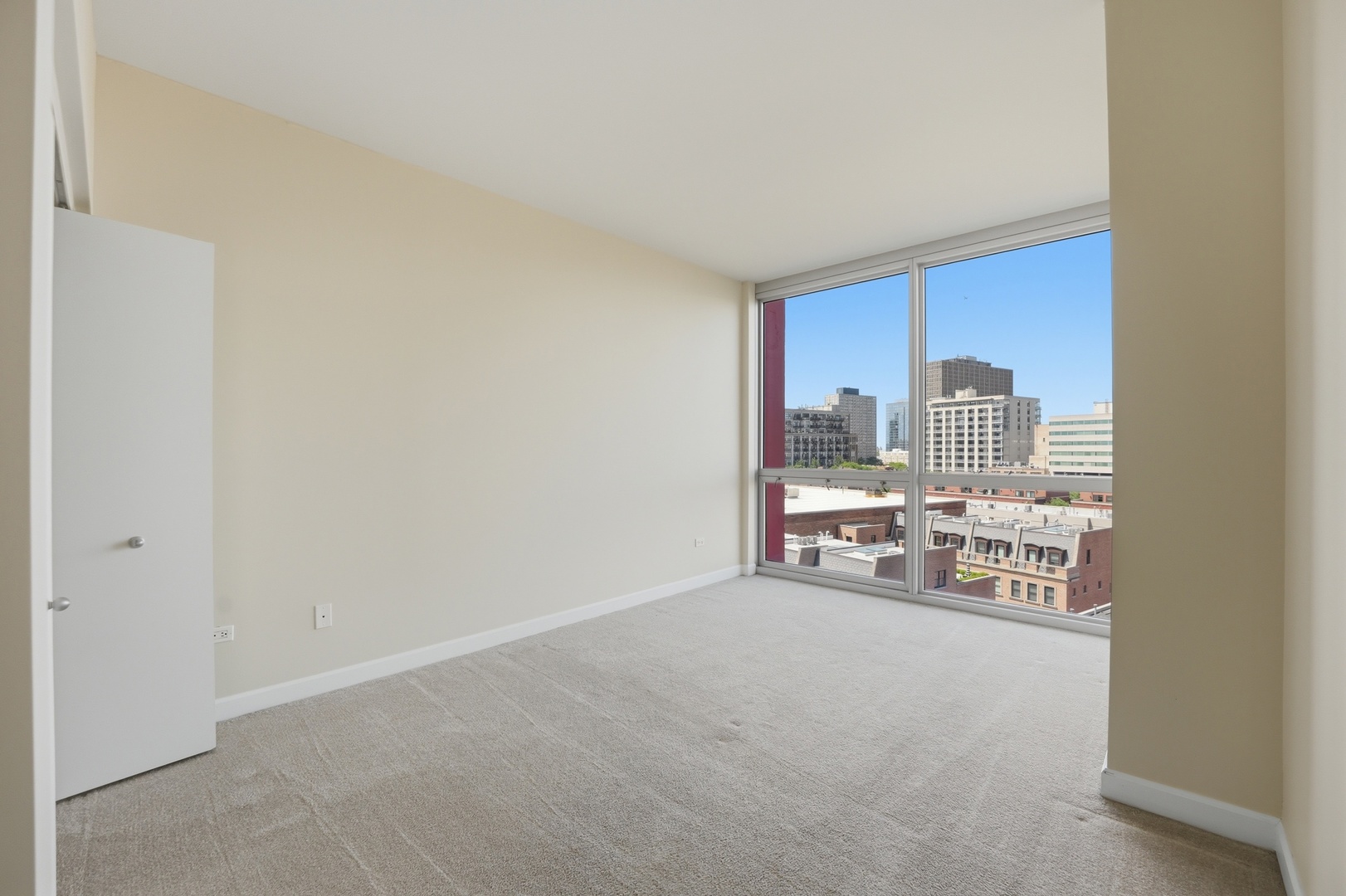 1841 S Calumet Avenue 810 Property Photo 13
