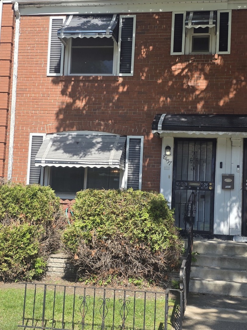 8457 S Bennett Avenue Property Photo 1