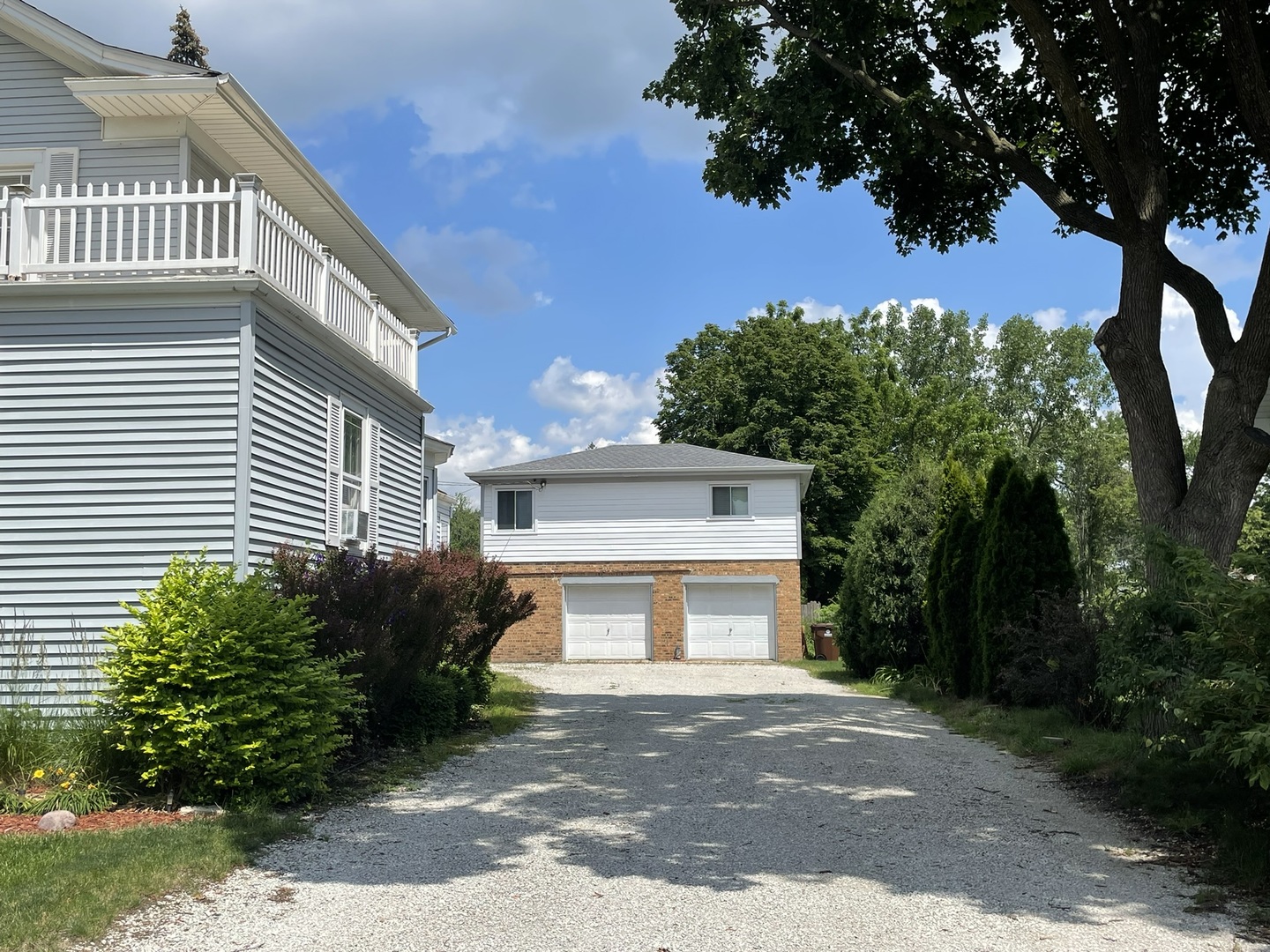 6872 W 173rd Place Property Photo 3