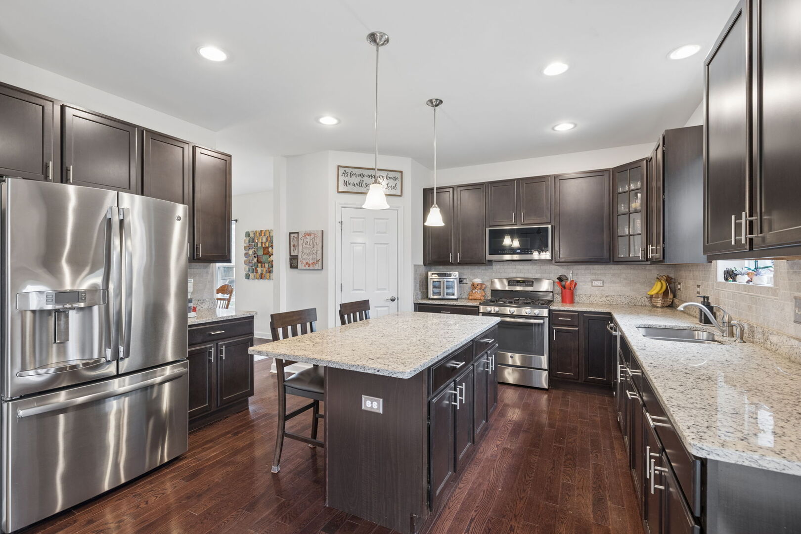 903 Foxview Drive Property Photo 8