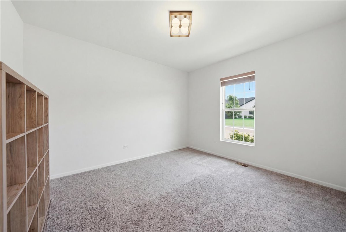 21228 Coventry Circle Property Photo 6