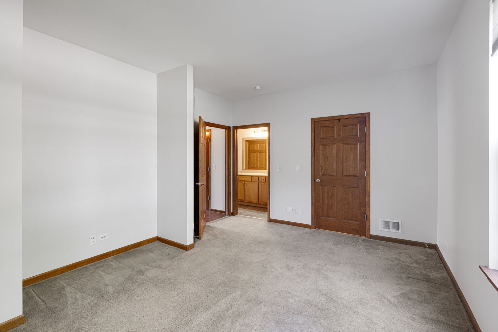 900 Scottsdale Drive Property Photo 9