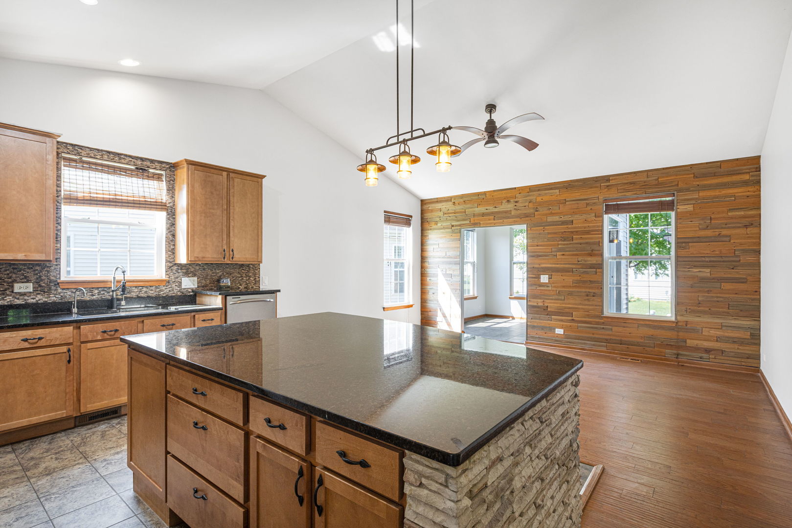 900 Scottsdale Drive Property Photo 13