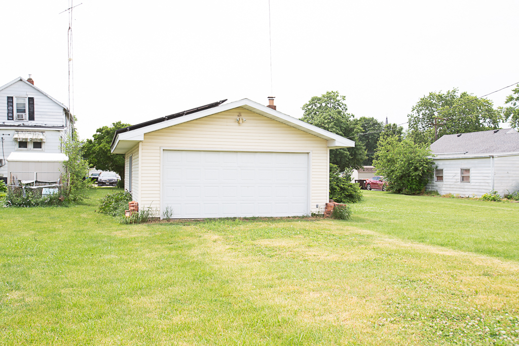122 S Cedar Street Property Photo 4