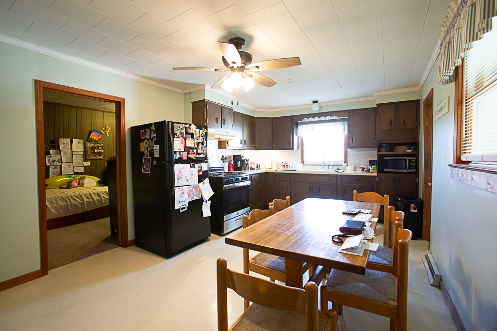 122 S Cedar Street Property Photo 5