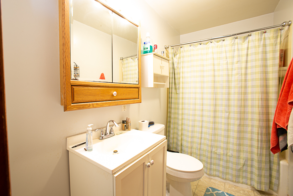122 S Cedar Street Property Photo 9