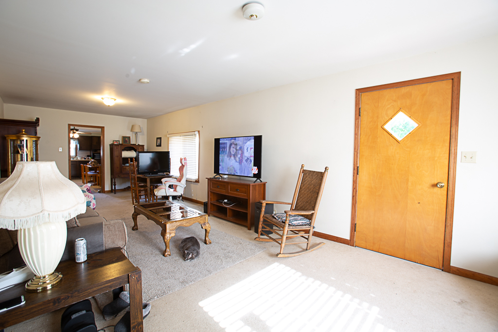122 S Cedar Street Property Photo 11