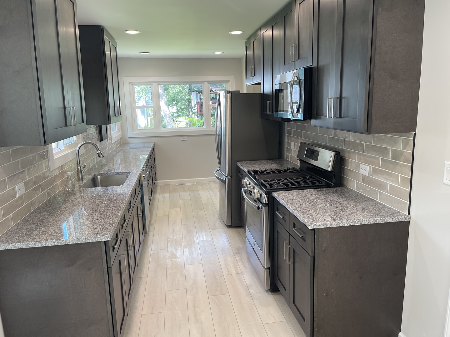418 Midway Drive Property Photo 11