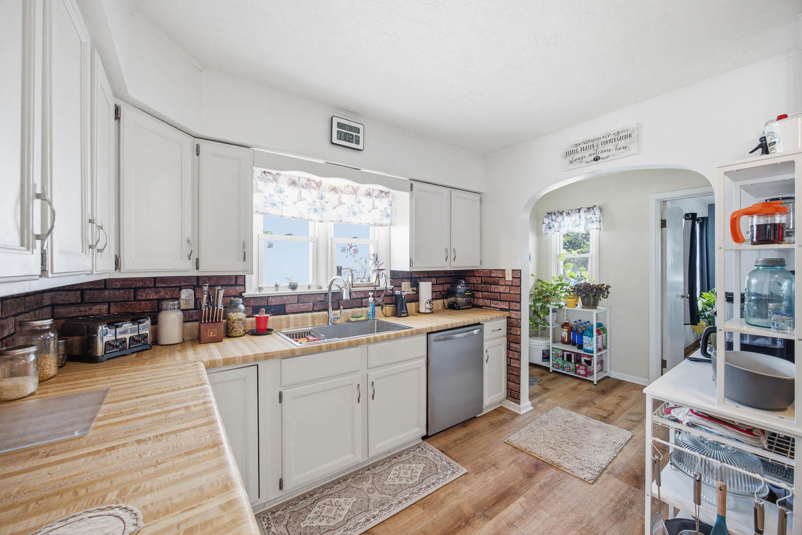 209 S Broadway Property Photo 10