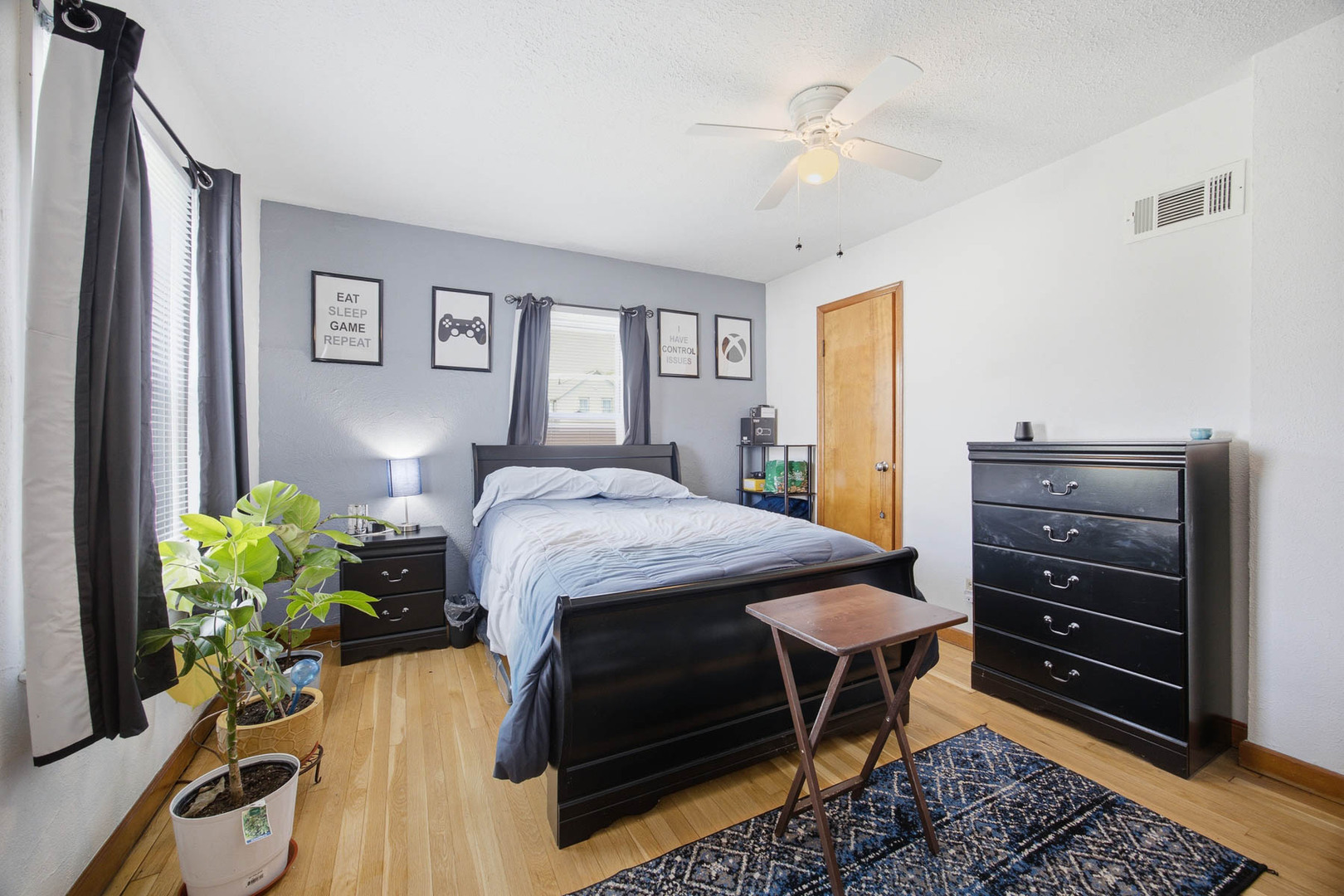 209 S Broadway Property Photo 15