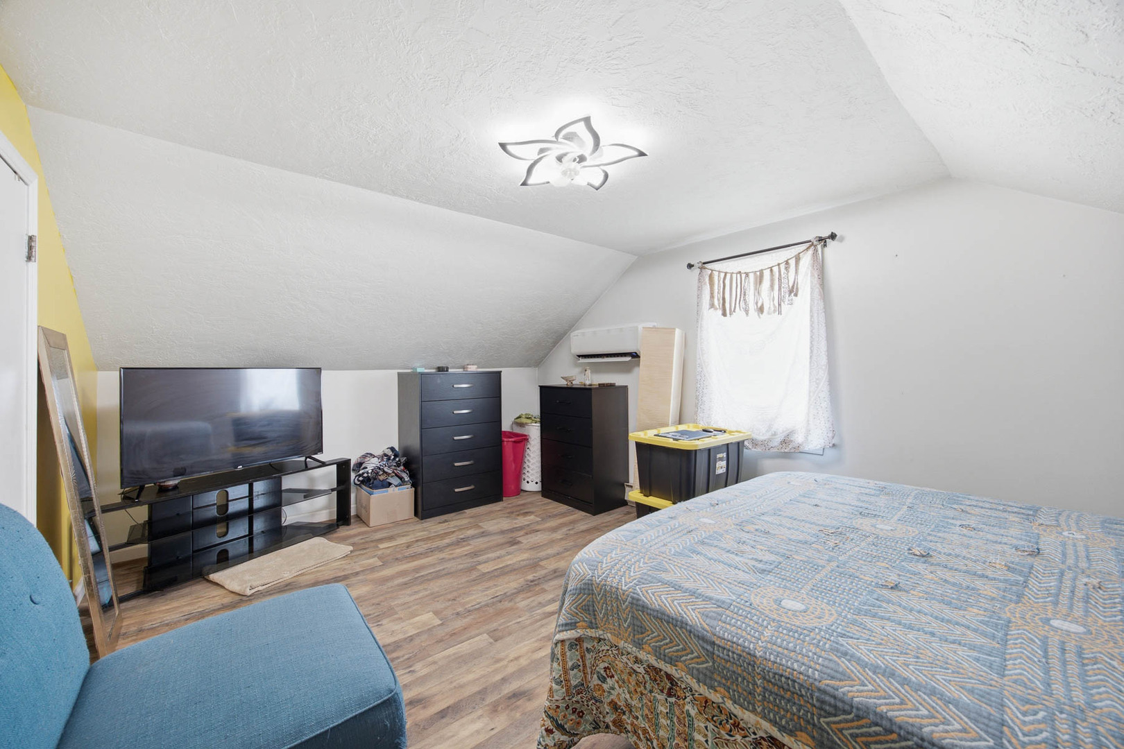 209 S Broadway Property Photo 21