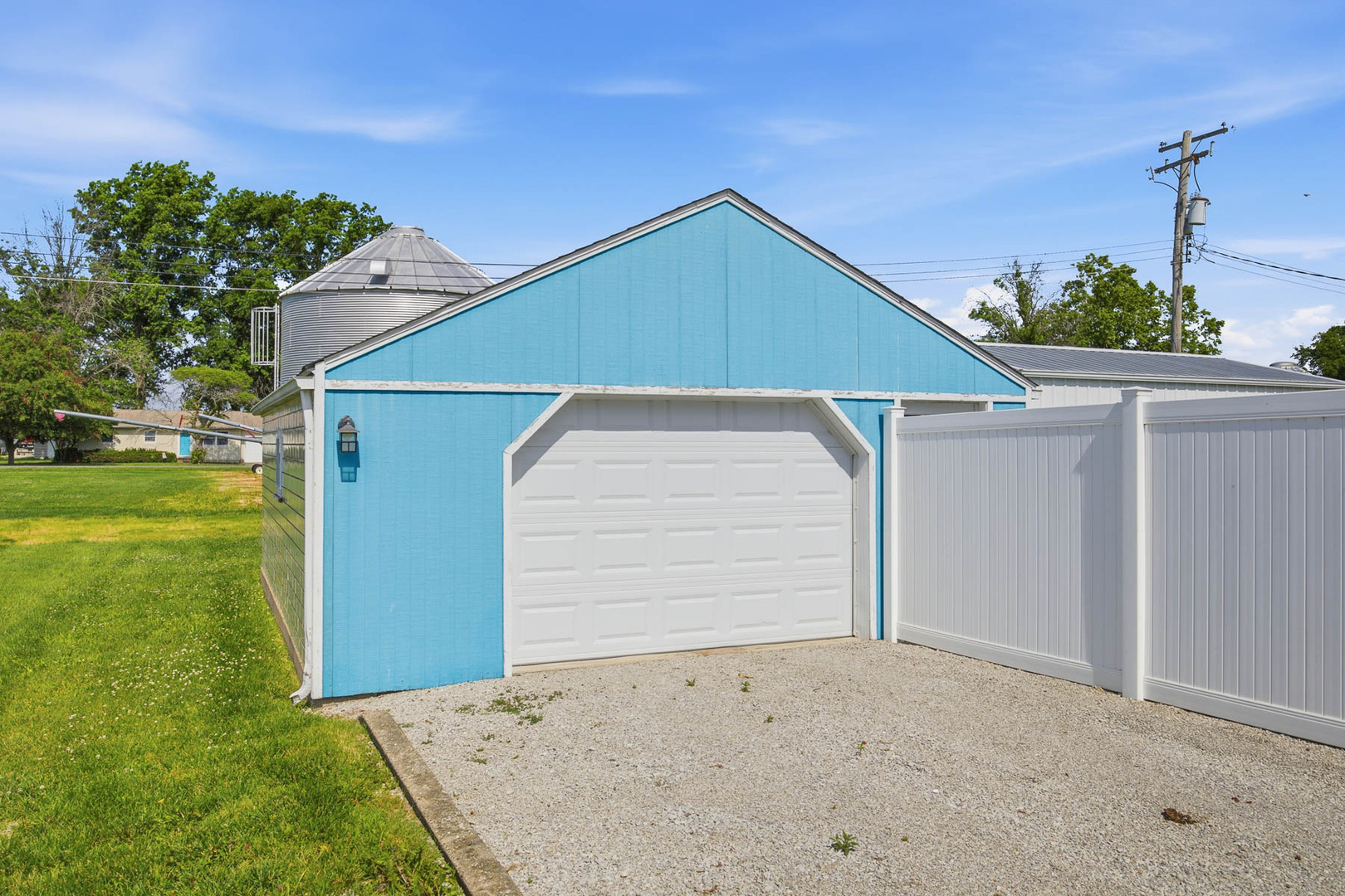 209 S Broadway Property Photo 36