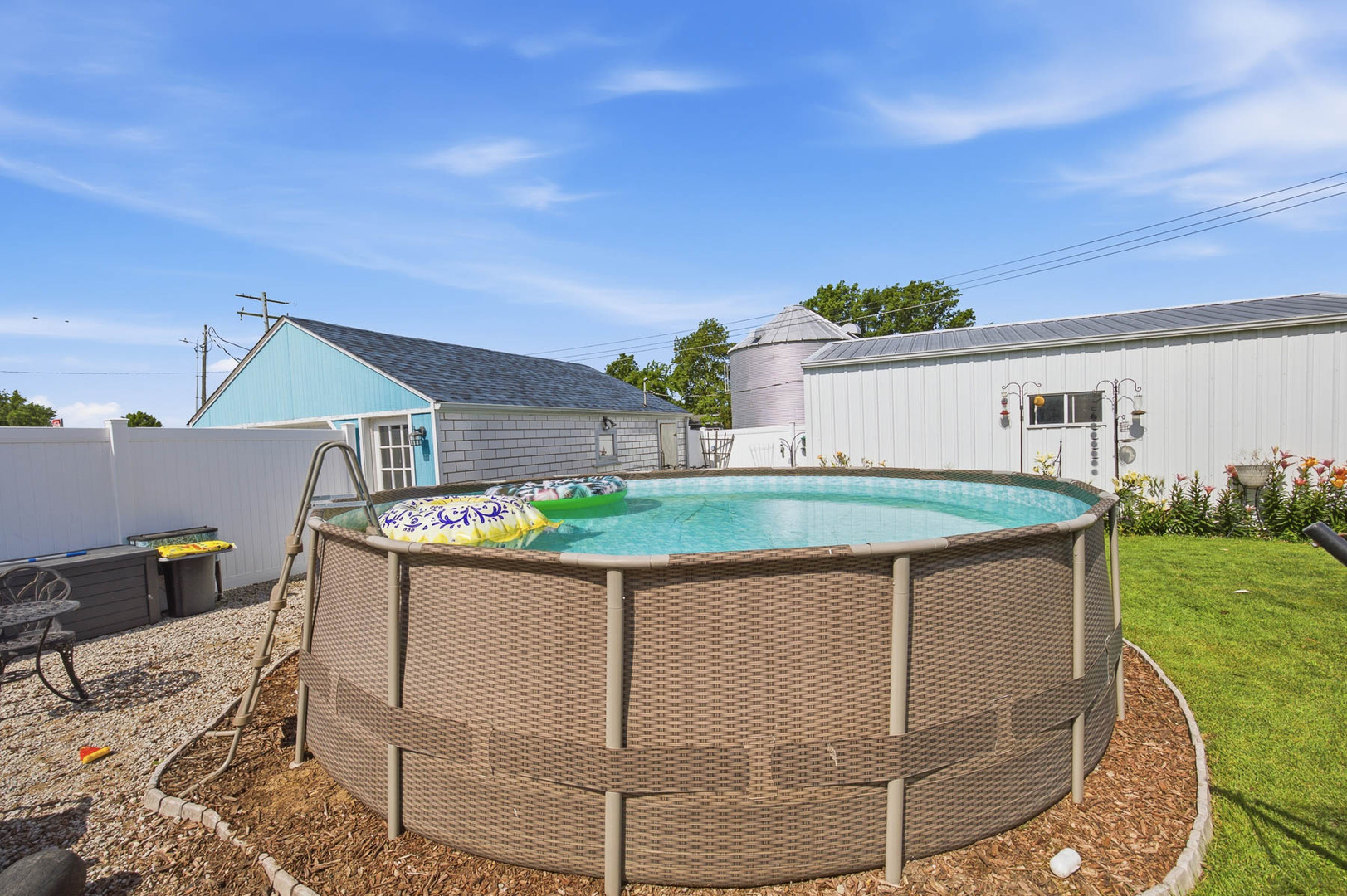 209 S Broadway Property Photo 41