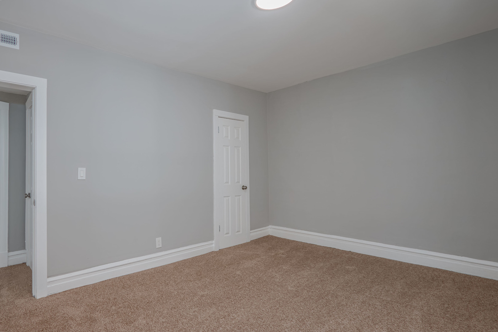 7952 S Elizabeth Street Property Photo 23