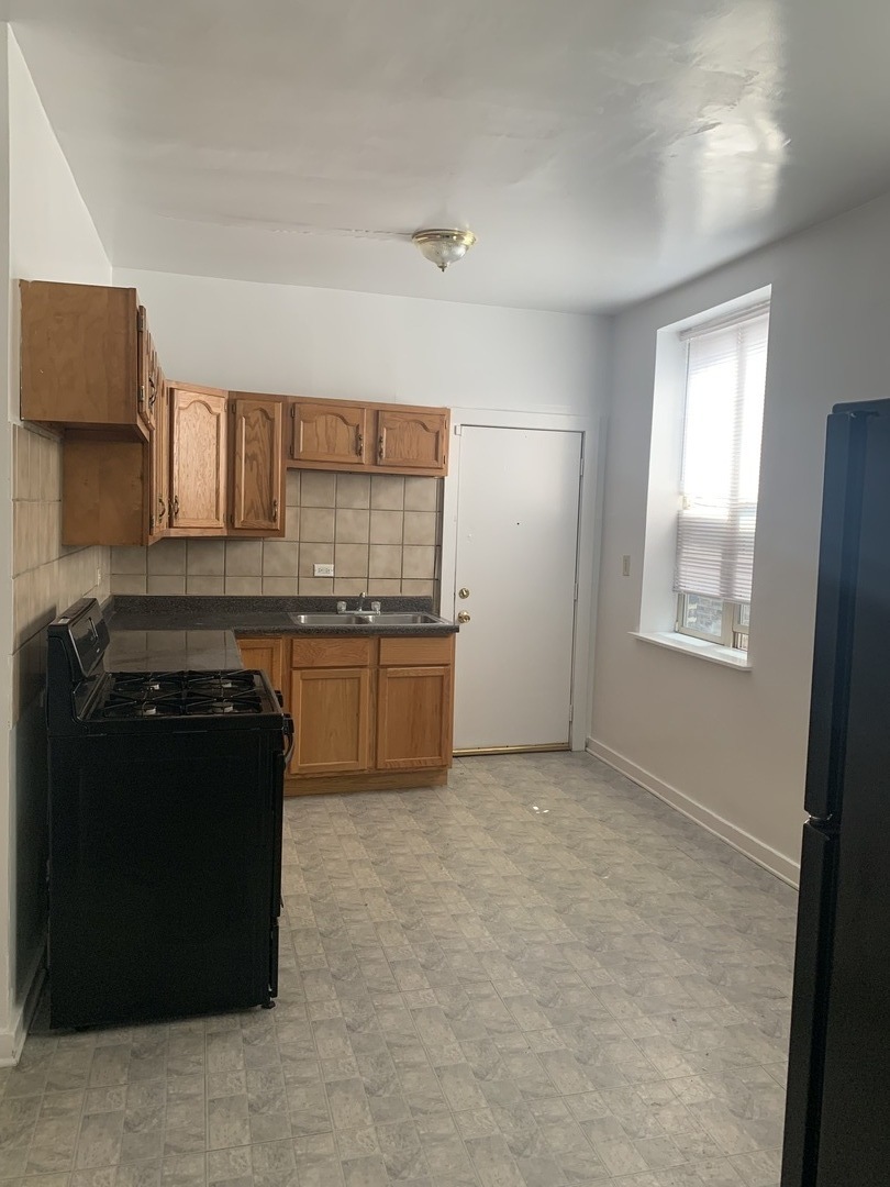 5162 S King Drive 1 Property Photo 7