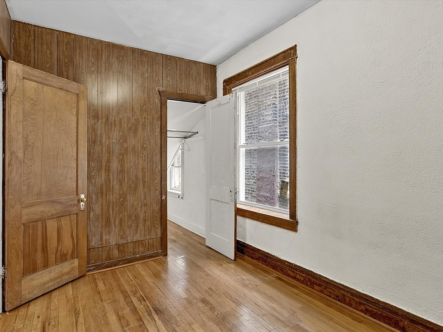 4935 W Henderson Street Property Photo 6