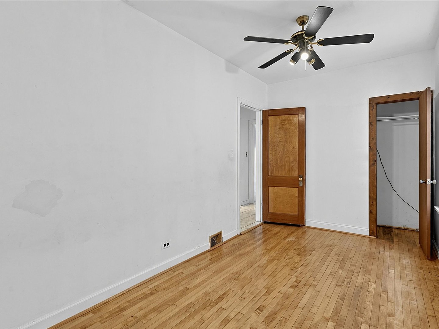 4935 W Henderson Street Property Photo 11