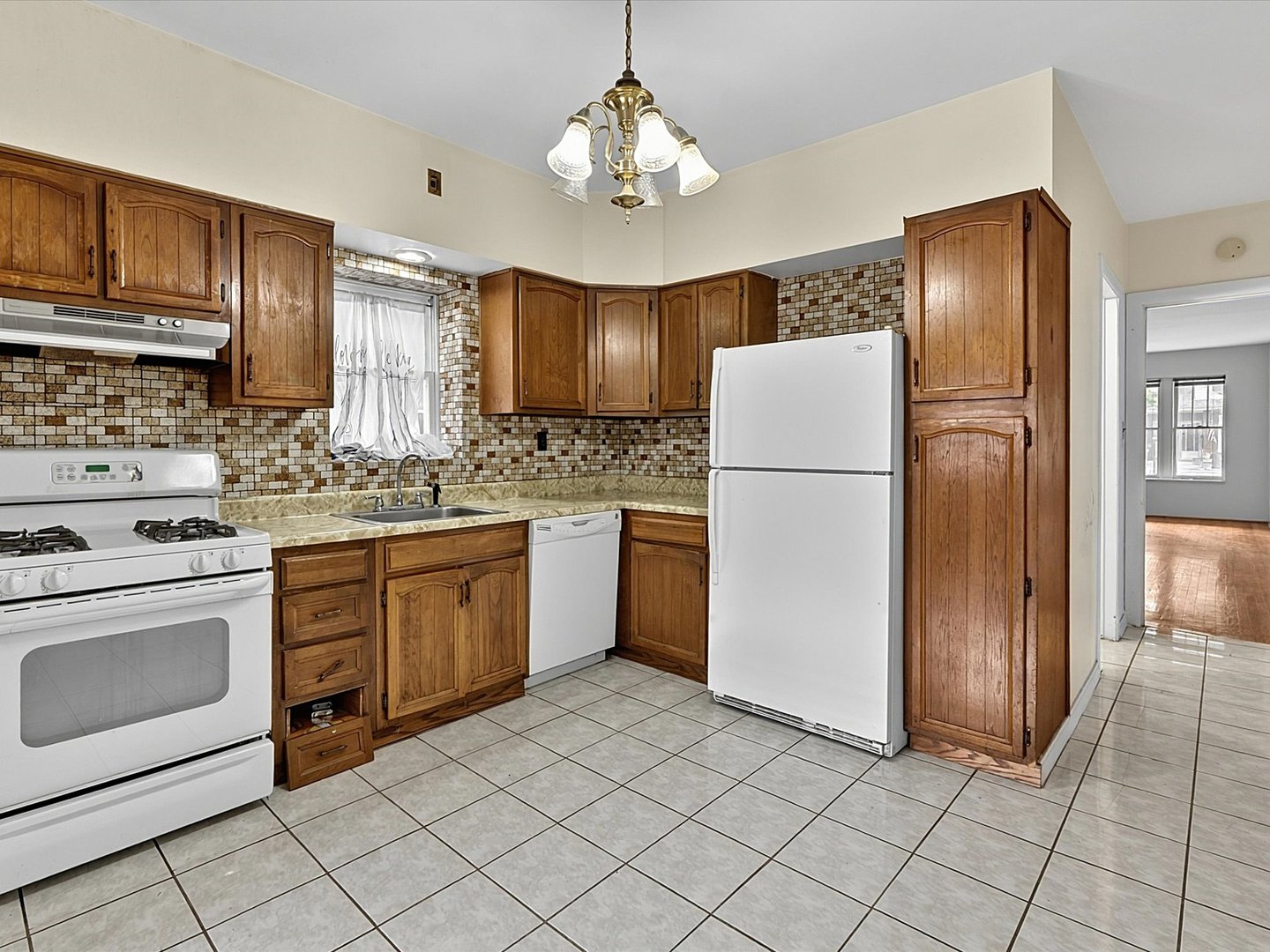 4935 W Henderson Street Property Photo 14
