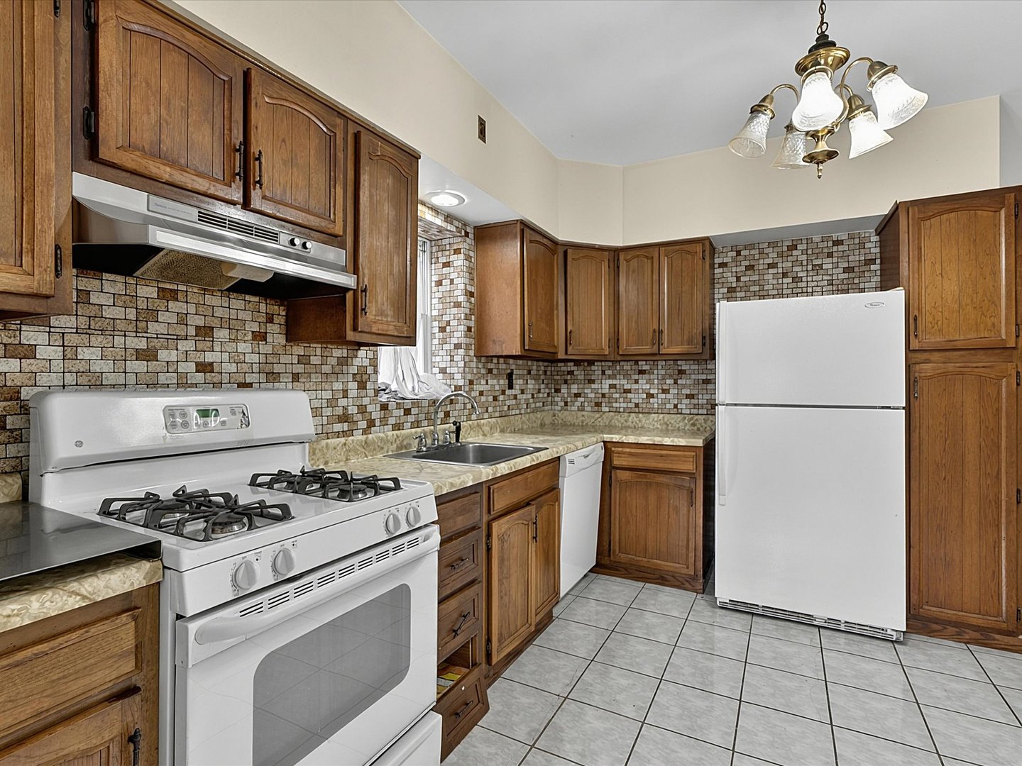 4935 W Henderson Street Property Photo 15