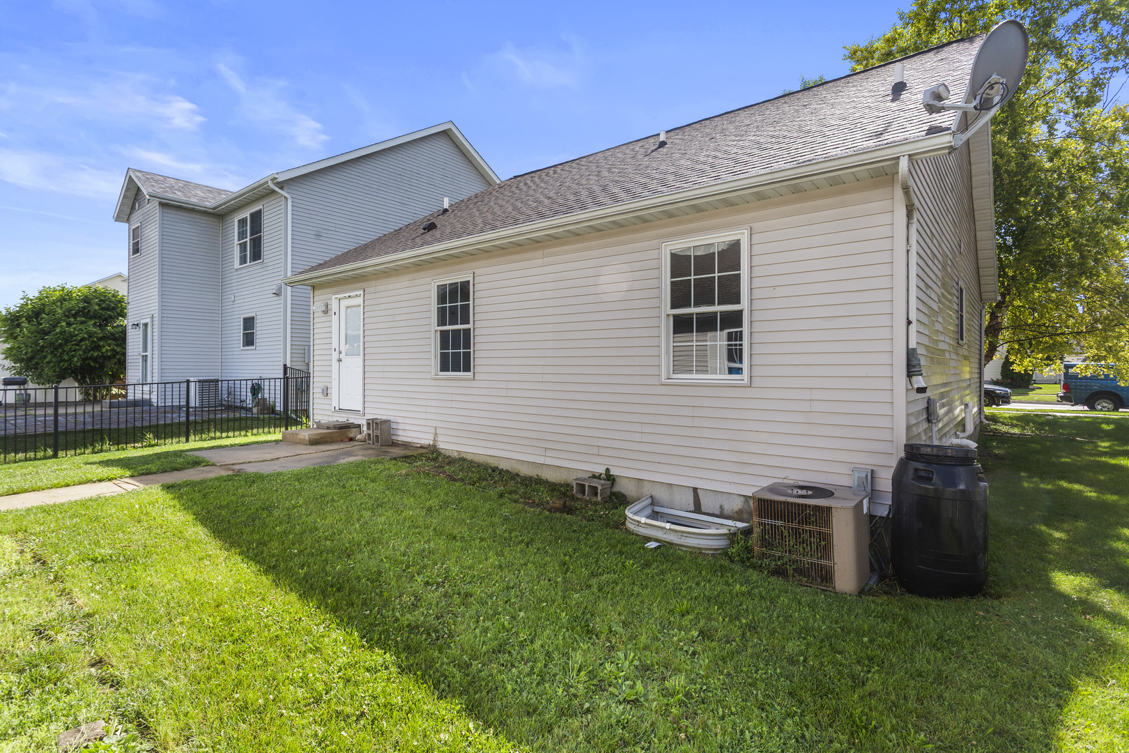 1304 S Abercorn Property Photo 5