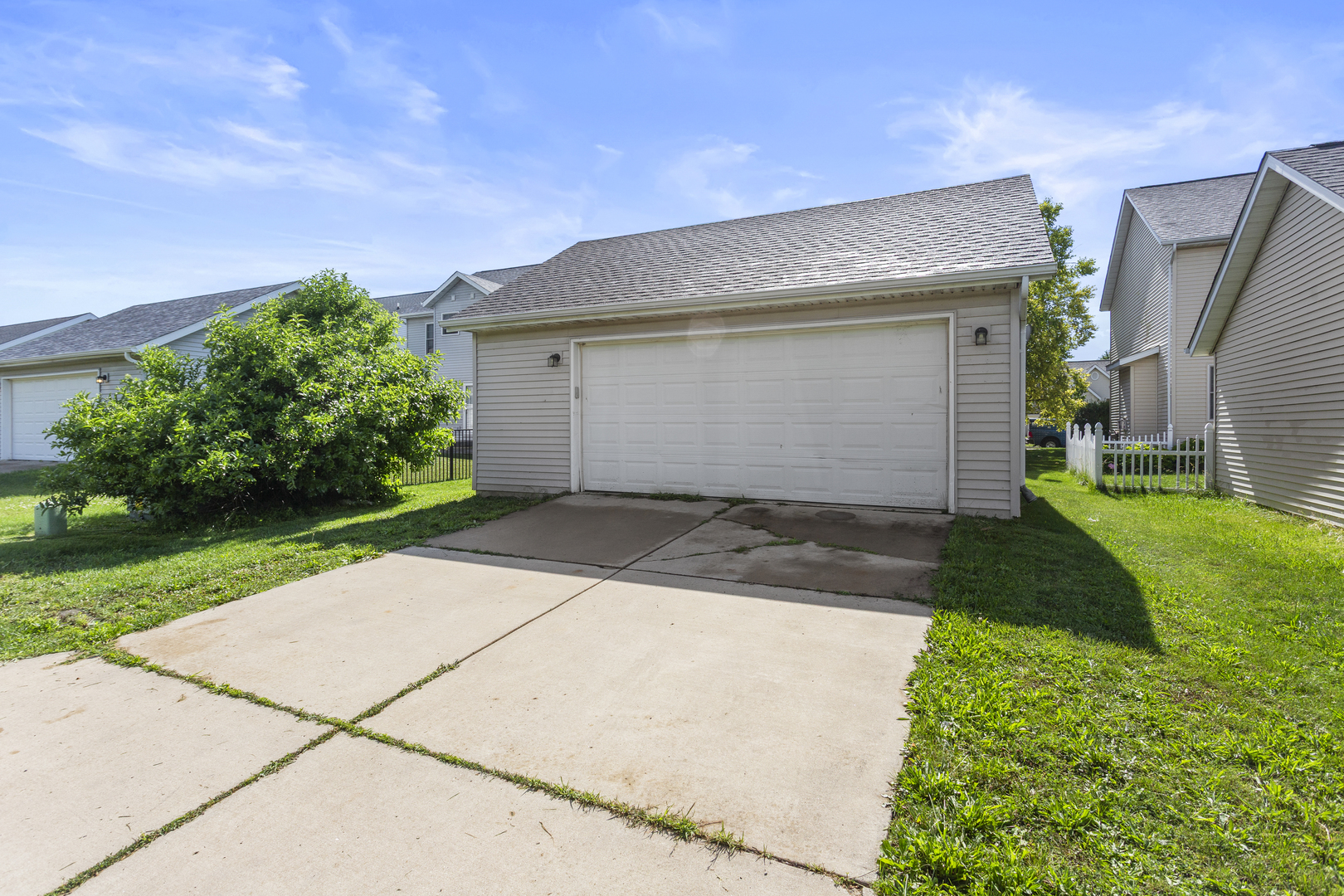 1304 S Abercorn Property Photo 7