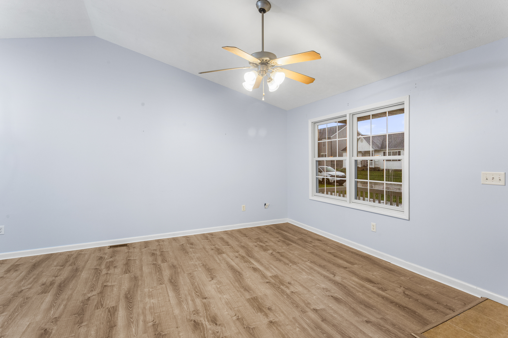 1304 S Abercorn Property Photo 11