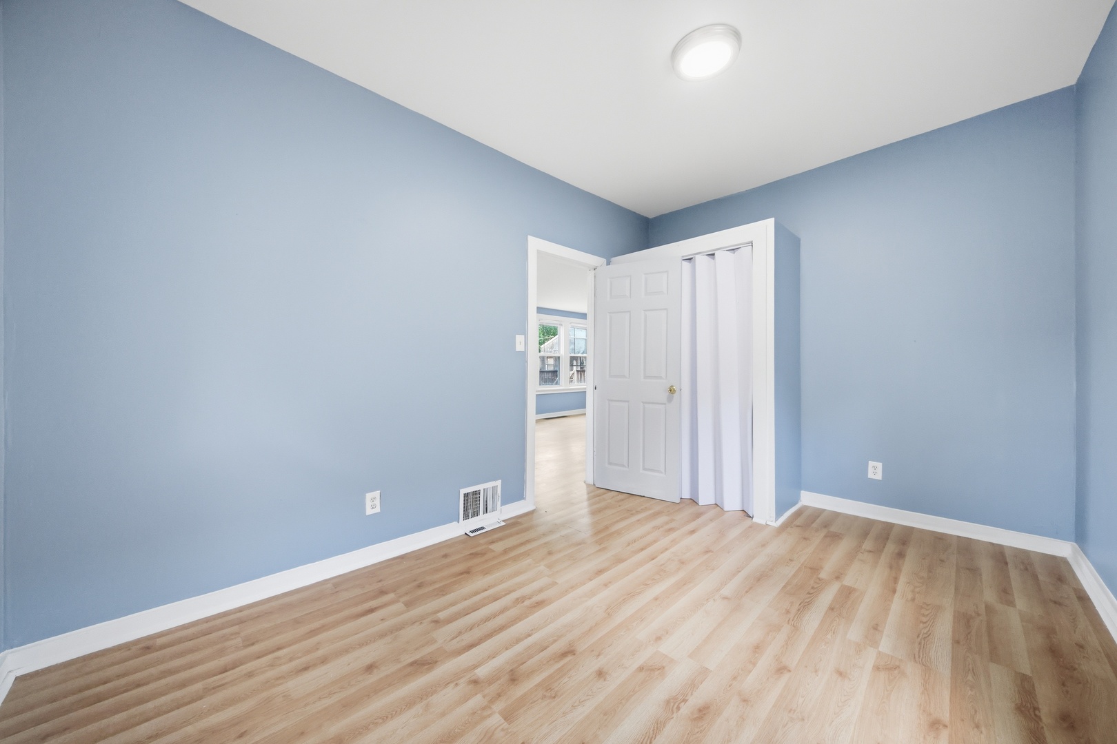 11317 S Carpenter Street Property Photo 6
