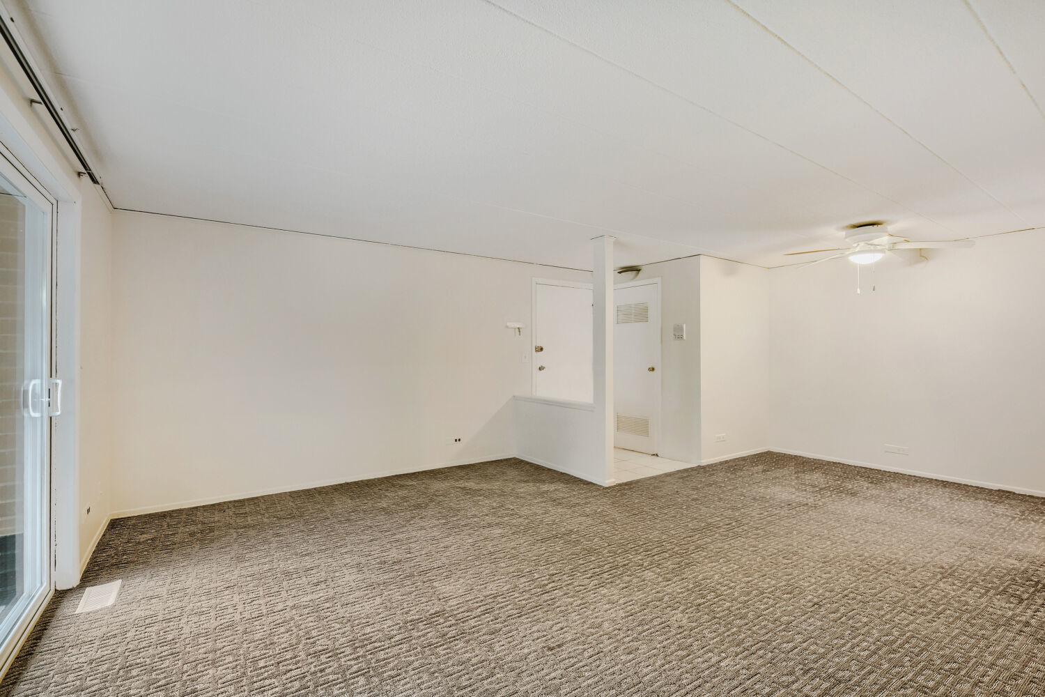 1102 Westover Lane 1a Property Photo 5