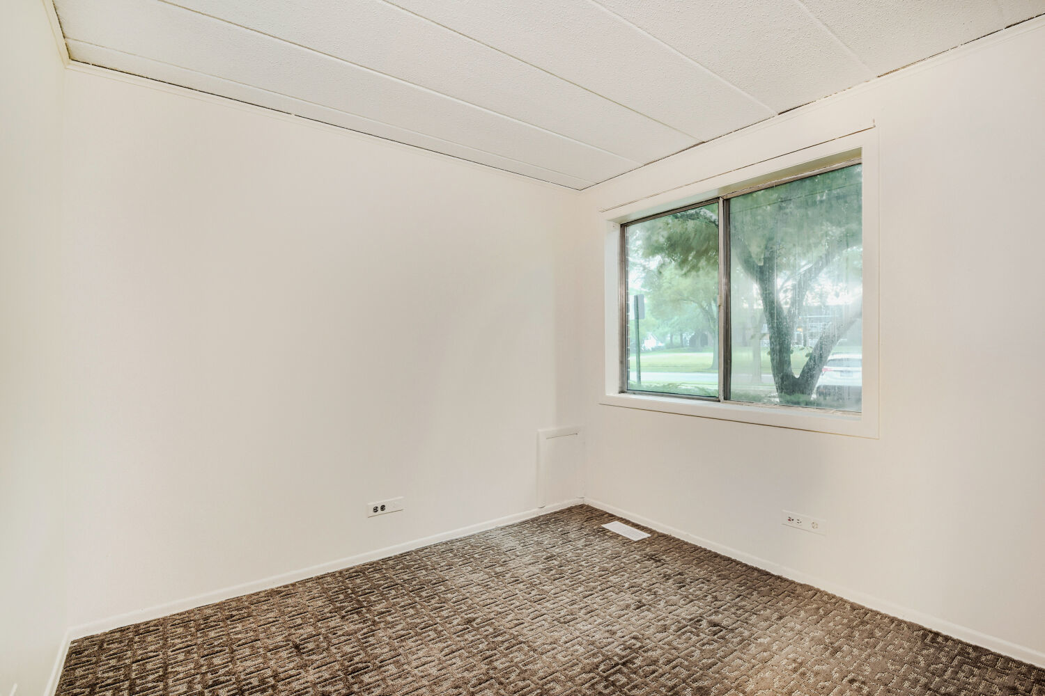 1102 Westover Lane 1a Property Photo 22