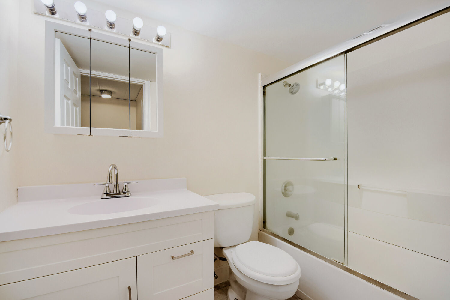 1102 Westover Lane 1a Property Photo 25