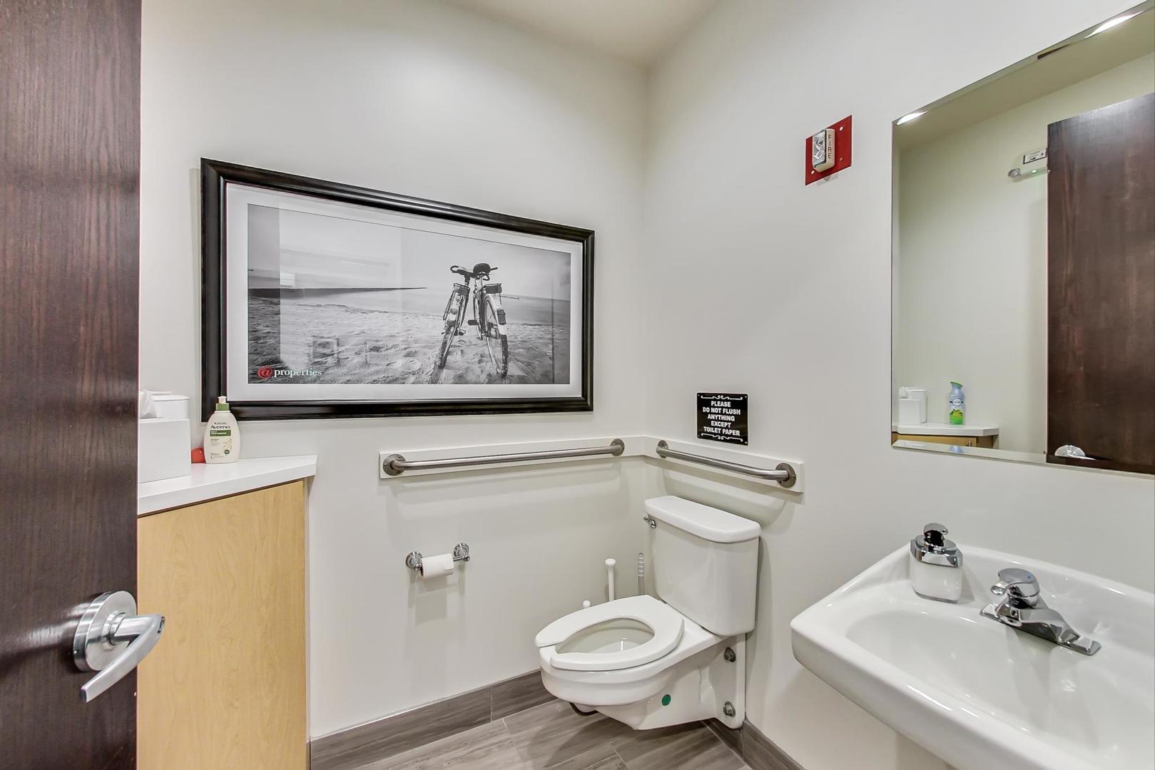 324 W Touhy Avenue Property Photo 8