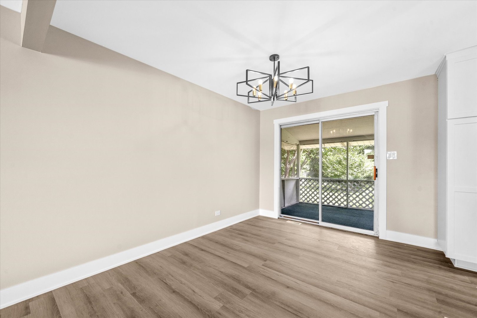 807 Division Street Property Photo 8