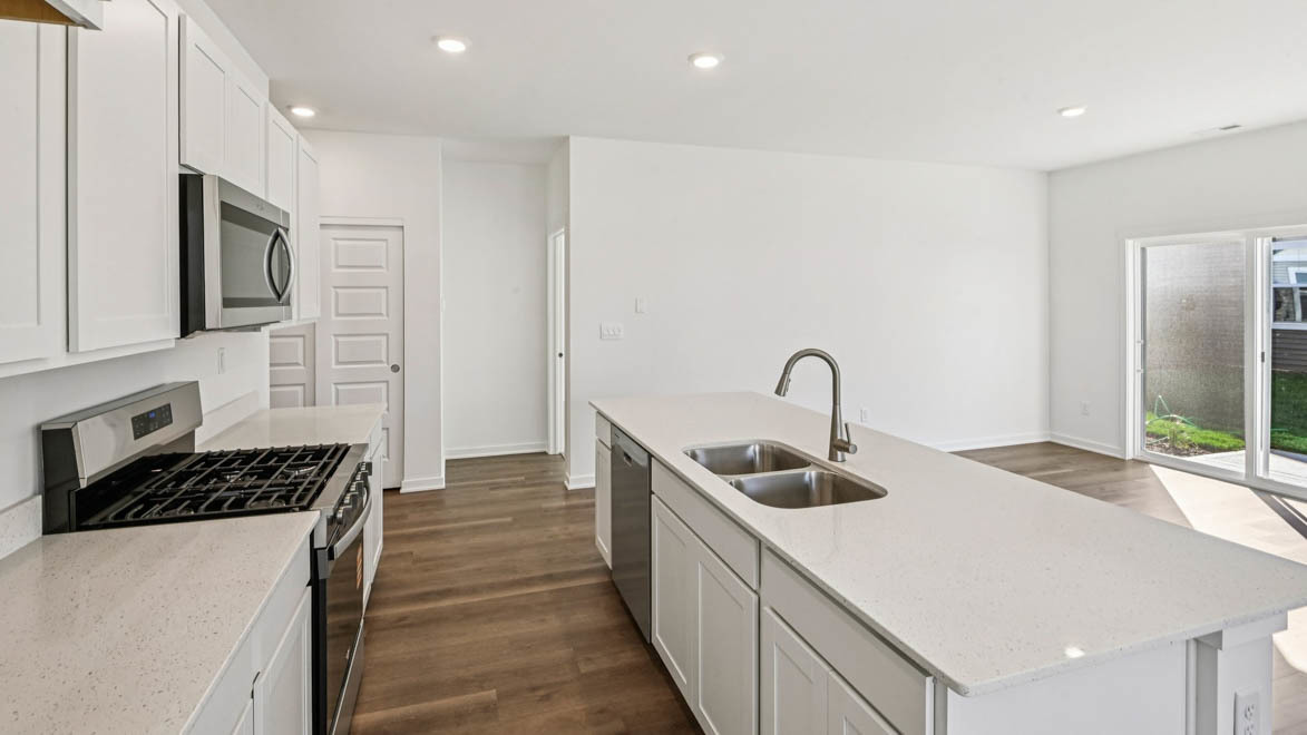 2453 Glacier Street Property Photo 14
