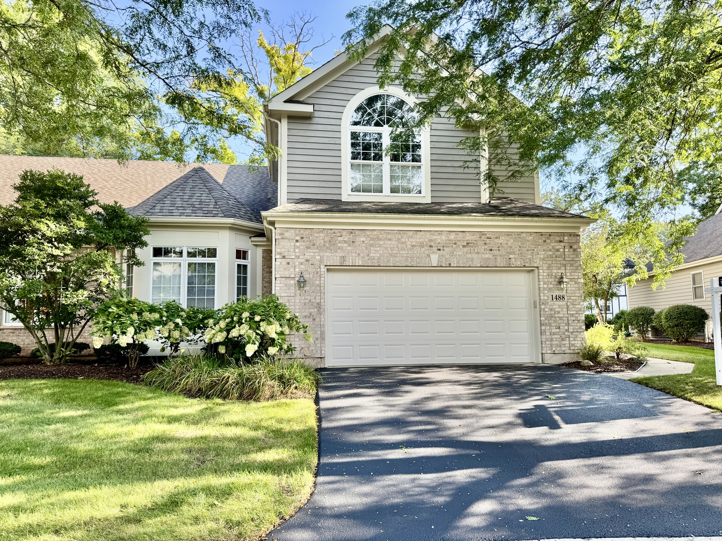 1488 White Oak Lane Property Photo 1