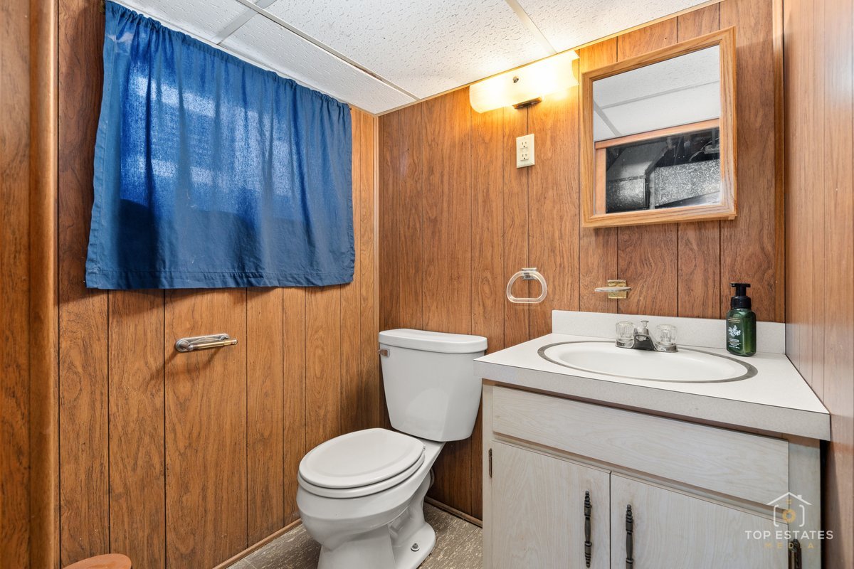 5404 S 72nd Court Property Photo 18